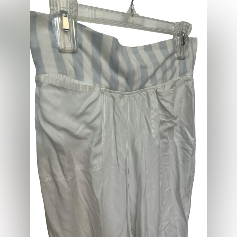Lululemon White Lightweight Dance Jogger Pants - Picture 4 of 9